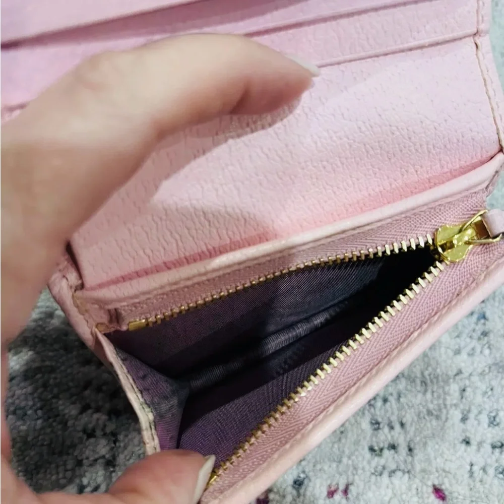 Gucci GG Flora Floral Canvas Wallet with Pink and Gold Accents - Picture 9 of 10